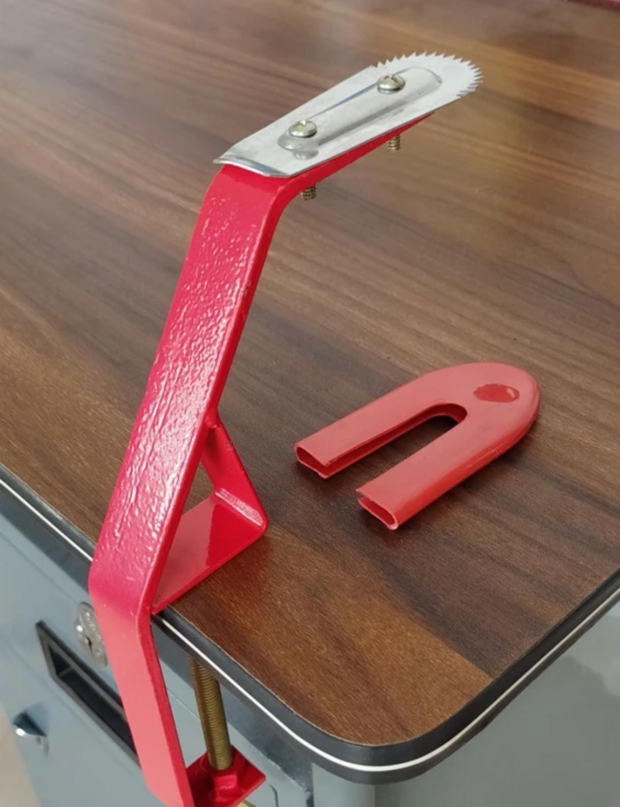 Heavy Duty Coconut Scraper – Iron Body with Sharp Steel Blade & Secure Table Lock for Easy Grating